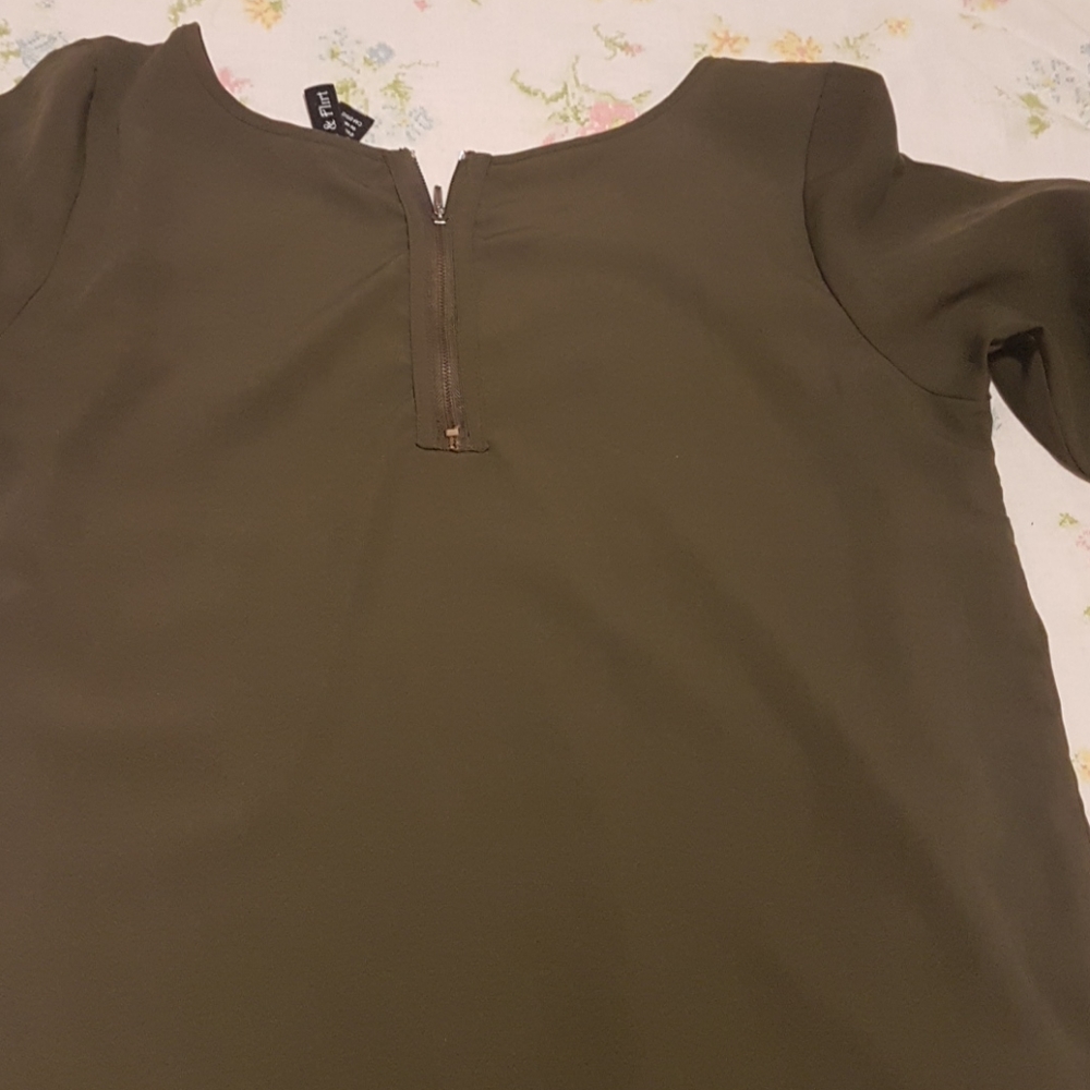 Tops - Picture 2 of 2